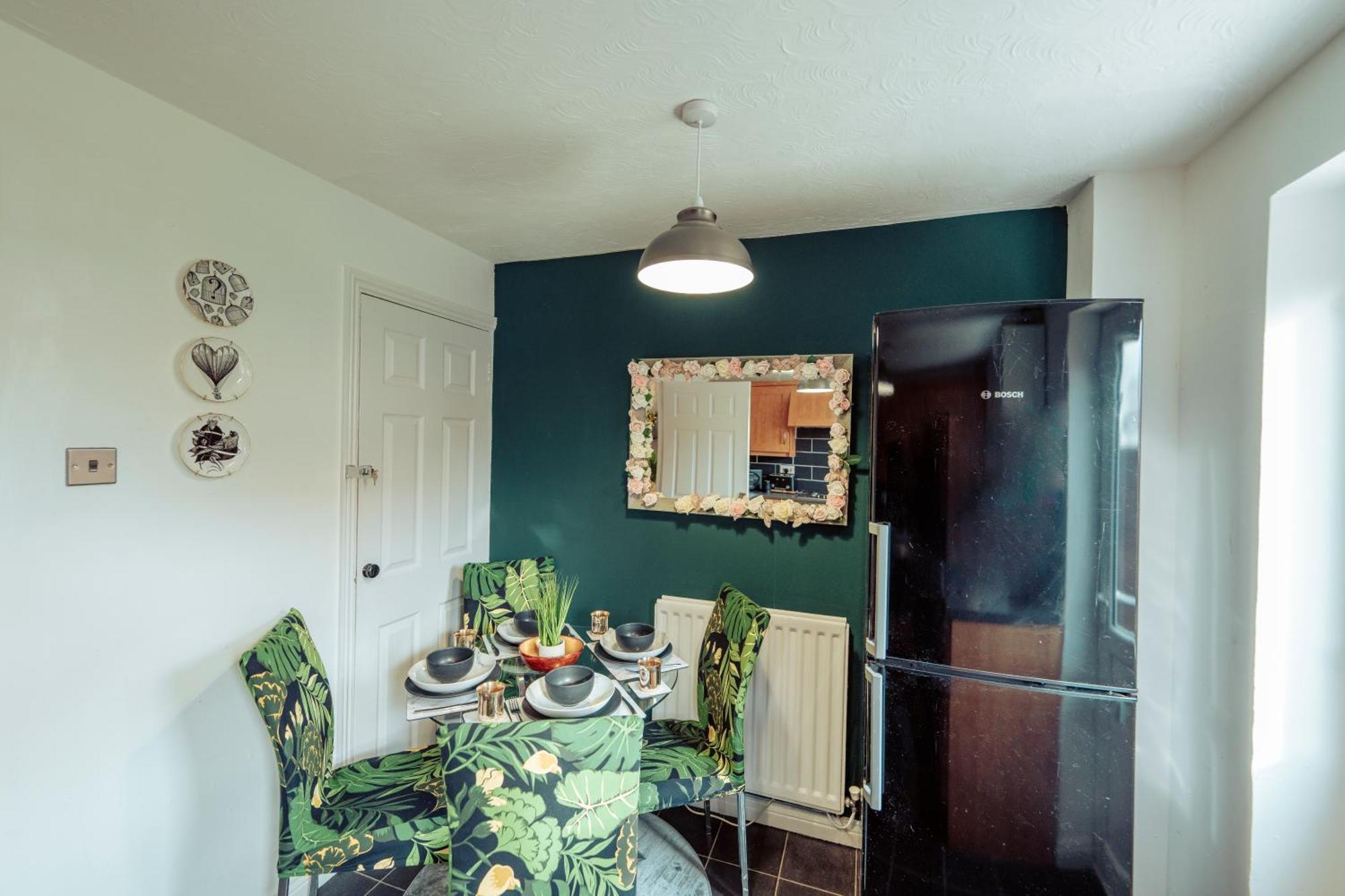2 Bedroom Peaceful Home, Colchester Mile End Dış mekan fotoğraf