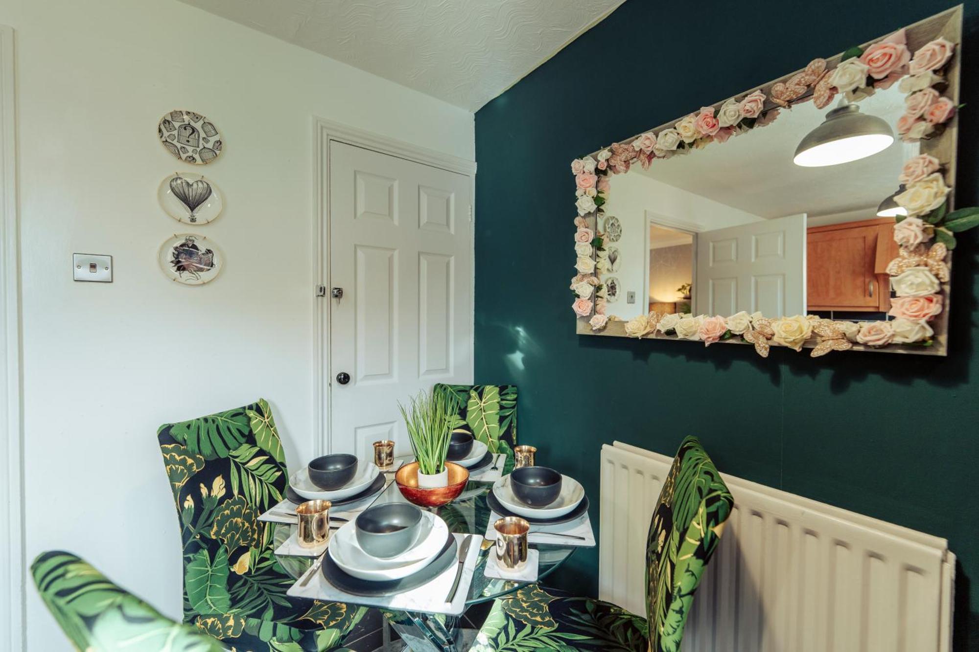 2 Bedroom Peaceful Home, Colchester Mile End Dış mekan fotoğraf